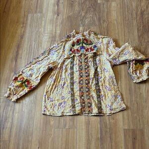 Anthropologie Cream Floral Ruffle Cuffed Sleeve Blouse
